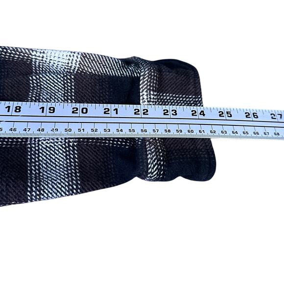 Orvis Heavyweight Flannel Shirt Men’s Small Black Brown Plaid Black Button Thick - Picture 9 of 10